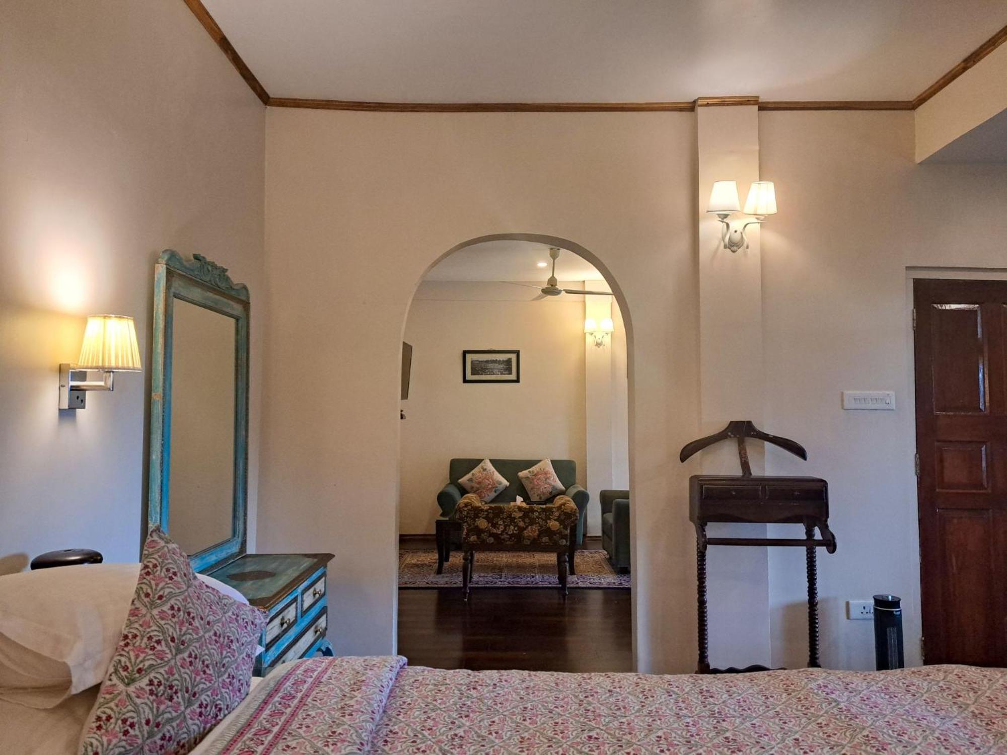 The Heritage Club - Tripura Castle Hotel And Spa Shillong Eksteriør billede