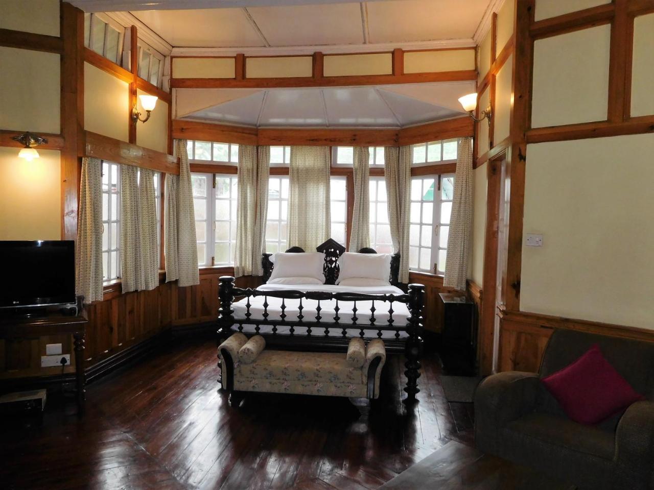 The Heritage Club - Tripura Castle Hotel And Spa Shillong Eksteriør billede